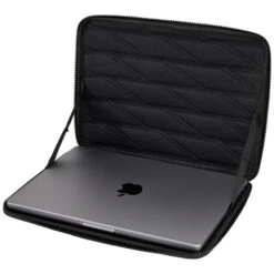 Thule Gauntlet Sleeve MacBook Pro 13'' - 14'' & MacBook Air Black -Mode Tassen Winkel image 10214