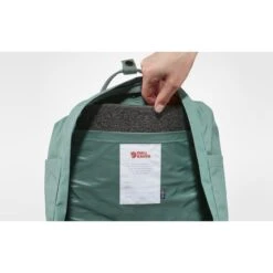 Fjallraven Kanken Frost Green-confetti Pattern -Mode Tassen Winkel image 10718