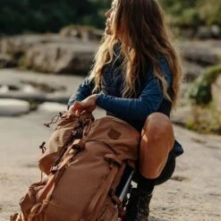 Fjallraven Kajka 35 S/M Khaki Dust -Mode Tassen Winkel image 11631