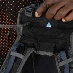 Osprey Syncro 12 Coal Grey 30 Osprey Syncro 12 Coal Grey -Mode Tassen Winkel image 12226