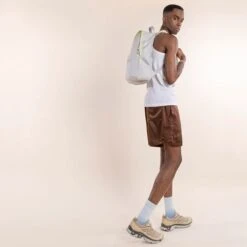 Horizn Studios Shibuya Daypack M All Black -Mode Tassen Winkel image 12781