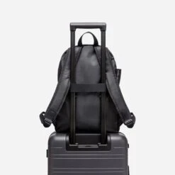 Horizn Studios Shibuya Daypack M All Black -Mode Tassen Winkel image 12787