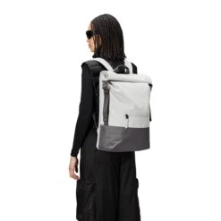 Rains Trail Rolltop Backpack W3 Ash 7 Rains Trail Rolltop Backpack W3 Ash -Mode Tassen Winkel image 12900