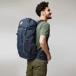Fjallraven Abisko Hike 35 S/M Patina Green -Mode Tassen Winkel image 14658