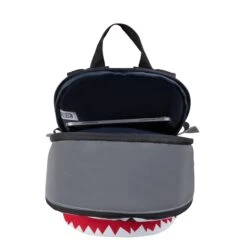 Pick & Pack Shark Shape Backpack M Visible Grey -Mode Tassen Winkel image 14734
