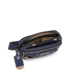 Tumi Alpha Bravo Peyton Sling Midnight Navy/khaki -Mode Tassen Winkel image 15674