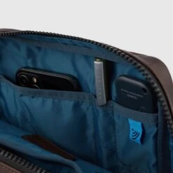 Piquadro Harper IPad Crossbody Bag Blue -Mode Tassen Winkel image 16056