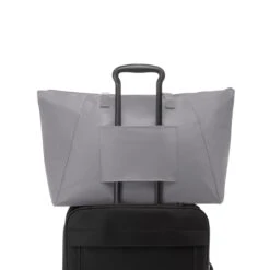 Tumi Voyageur Just In Case Tote Fog 12 Tumi Voyageur Just In Case Tote Fog -Mode Tassen Winkel image 4464