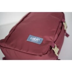 CabinZero Classic 36L Cabin Backpack Napa Wine 15 CabinZero Classic 36L Cabin Backpack Napa Wine -Mode Tassen Winkel image 5485
