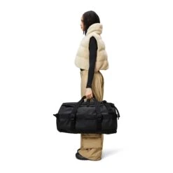 Rains Texel Duffel Bag W3 Black 12 Rains Texel Duffel Bag W3 Black -Mode Tassen Winkel image 5870