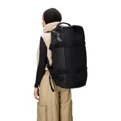 Rains Texel Duffel Bag W3 Black 13 Rains Texel Duffel Bag W3 Black -Mode Tassen Winkel image 5871