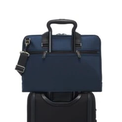 Tumi Alpha Bravo Aviano Academy Brief Navy 11 Tumi Alpha Bravo Aviano Academy Brief Navy -Mode Tassen Winkel image 8083