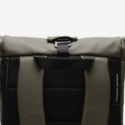 Horizn Studios SoFo Rolltop Backpack Dark Olive -Mode Tassen Winkel image 8594