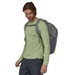 Patagonia Refugio Day Pack 30L Forge Grey -Mode Tassen Winkel image 9674